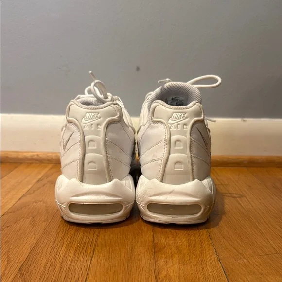Nike Air Max 95 Triple White - Picture 3 of 6